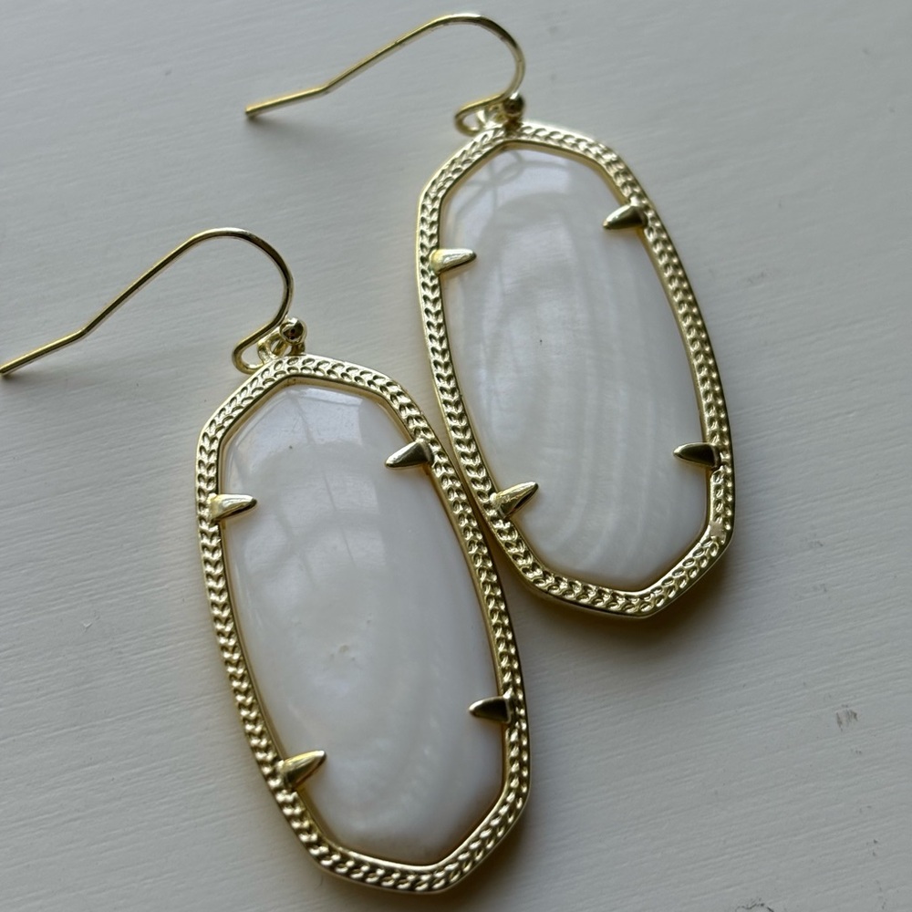 Kendra Scott Elle earrings. White